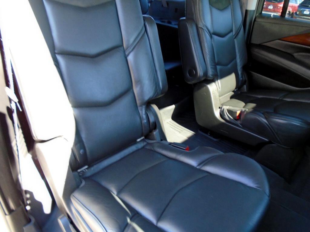 Cadillac Escalade ESV Premium 4WD 2017