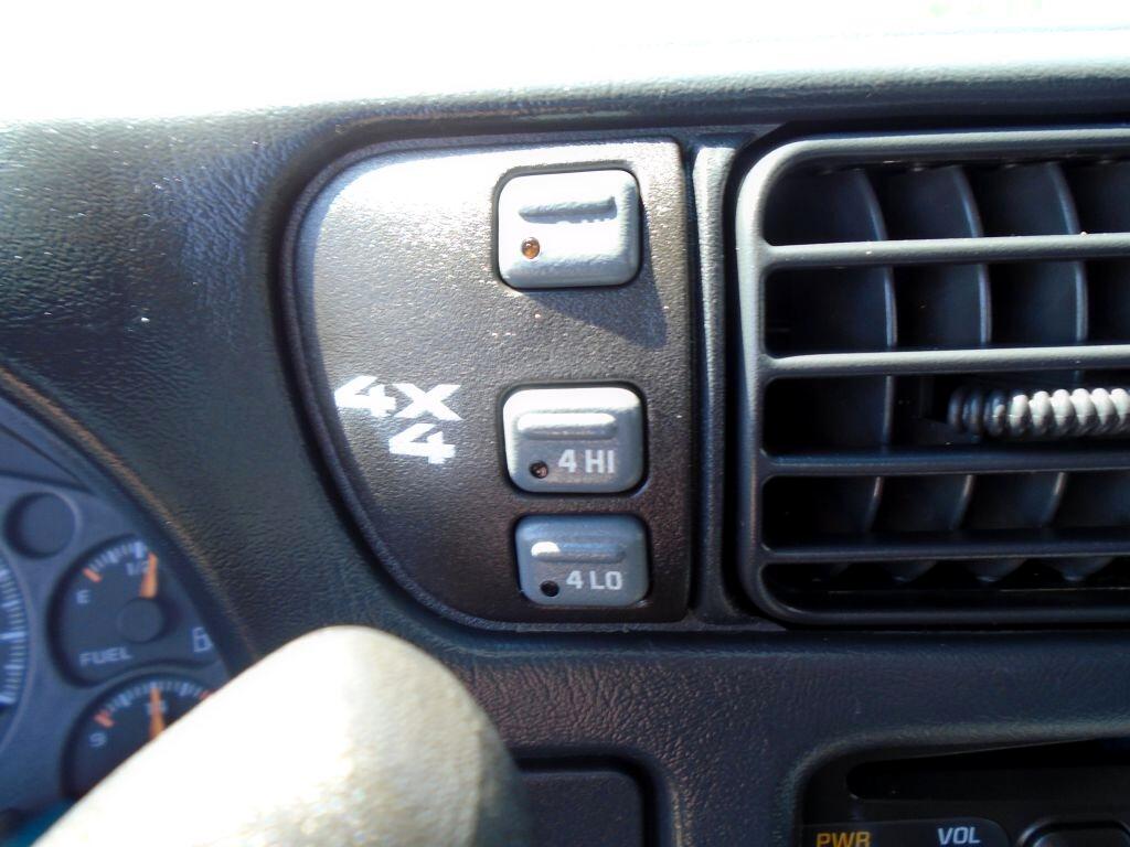 Chevrolet S10 Pickup LS Crew Cab 4WD 2001