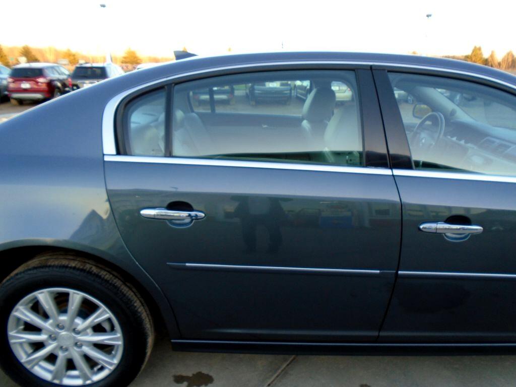 Buick Lucerne CXL 2011