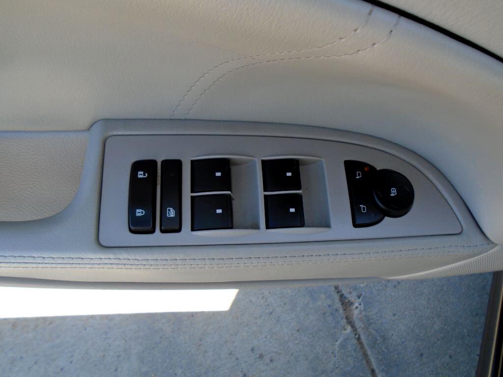 Buick Lucerne CXL 2011