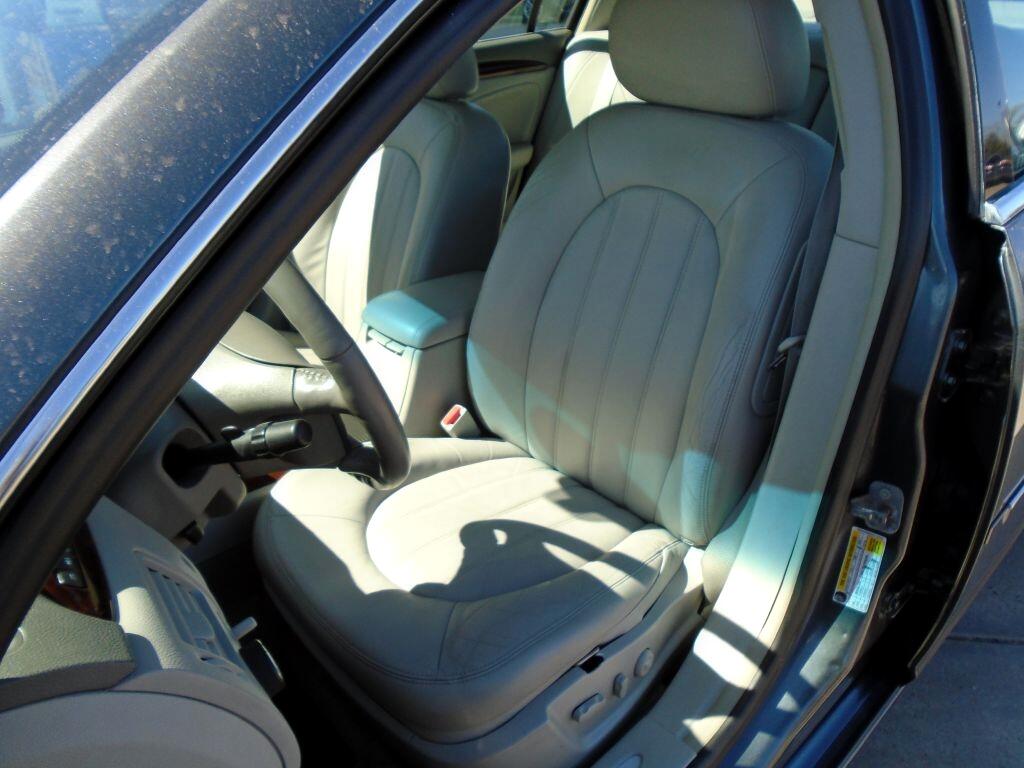 Buick Lucerne CXL 2011