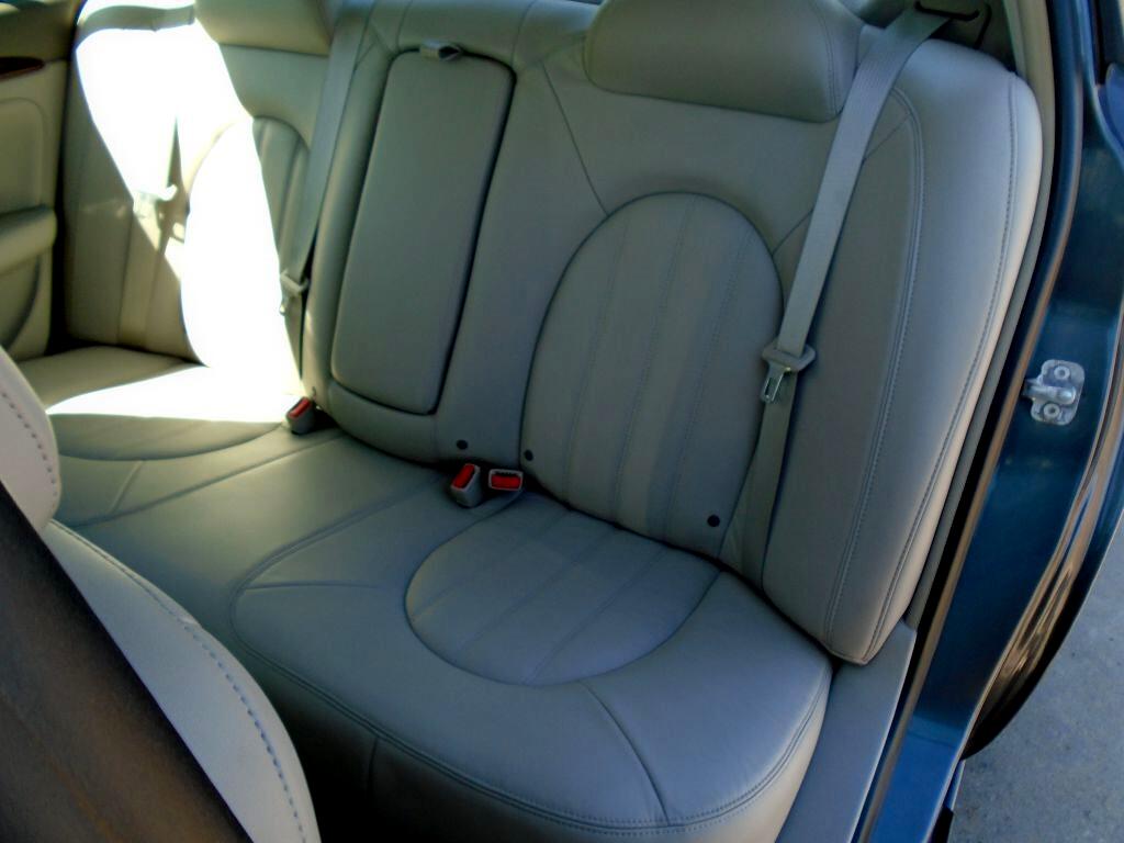 Buick Lucerne CXL 2011
