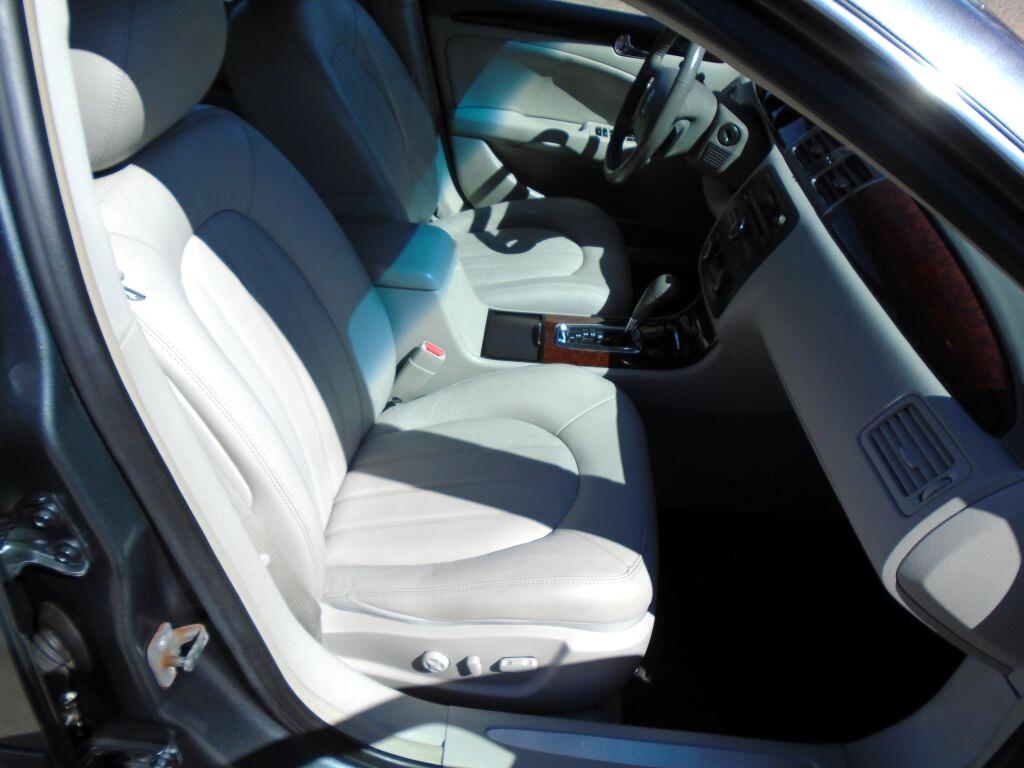 Buick Lucerne CXL 2011