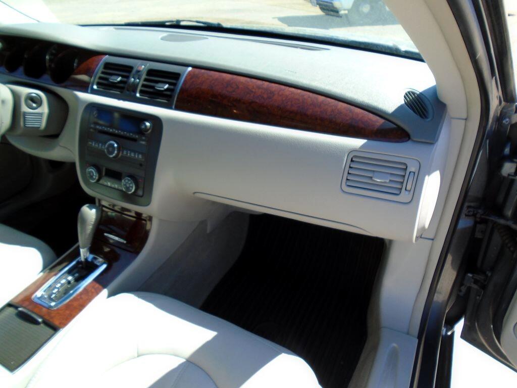 Buick Lucerne CXL 2011