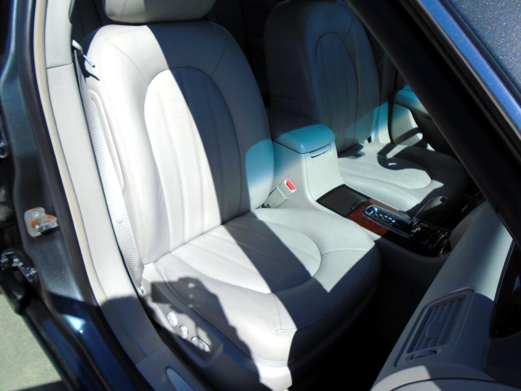 Buick Lucerne CXL 2011