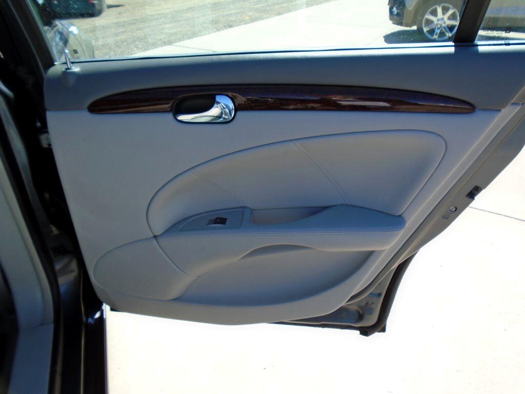 Buick Lucerne CXL 2011