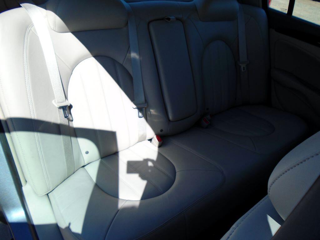 Buick Lucerne CXL 2011