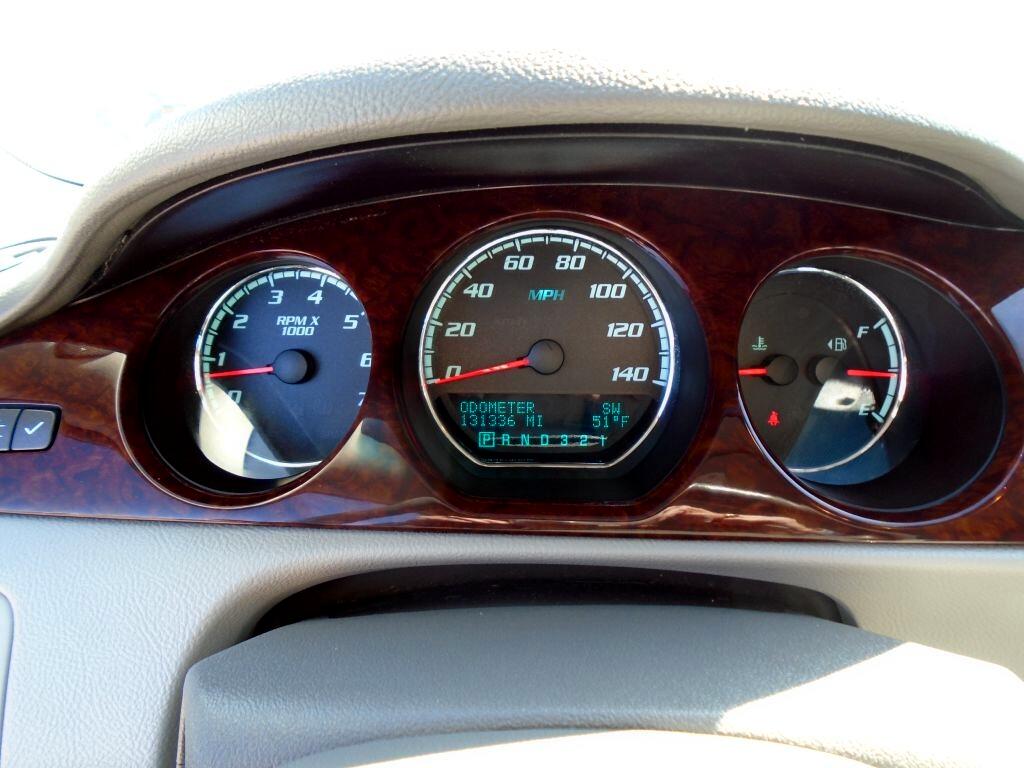 Buick Lucerne CXL 2011