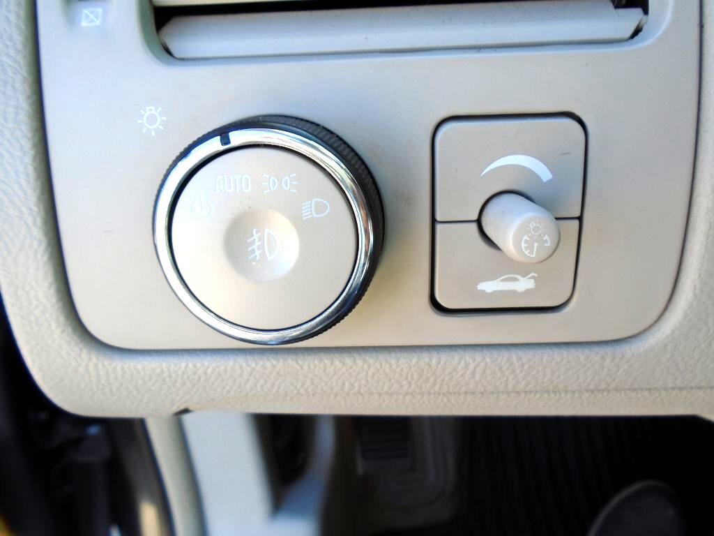 Buick Lucerne CXL 2011