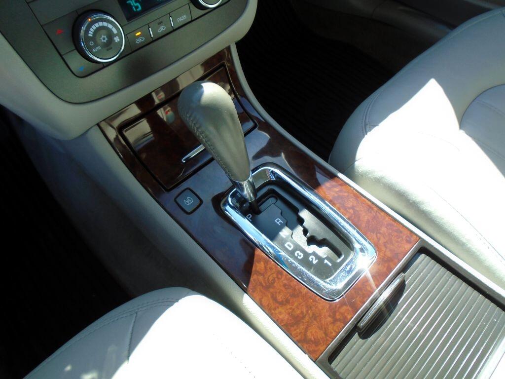Buick Lucerne CXL 2011