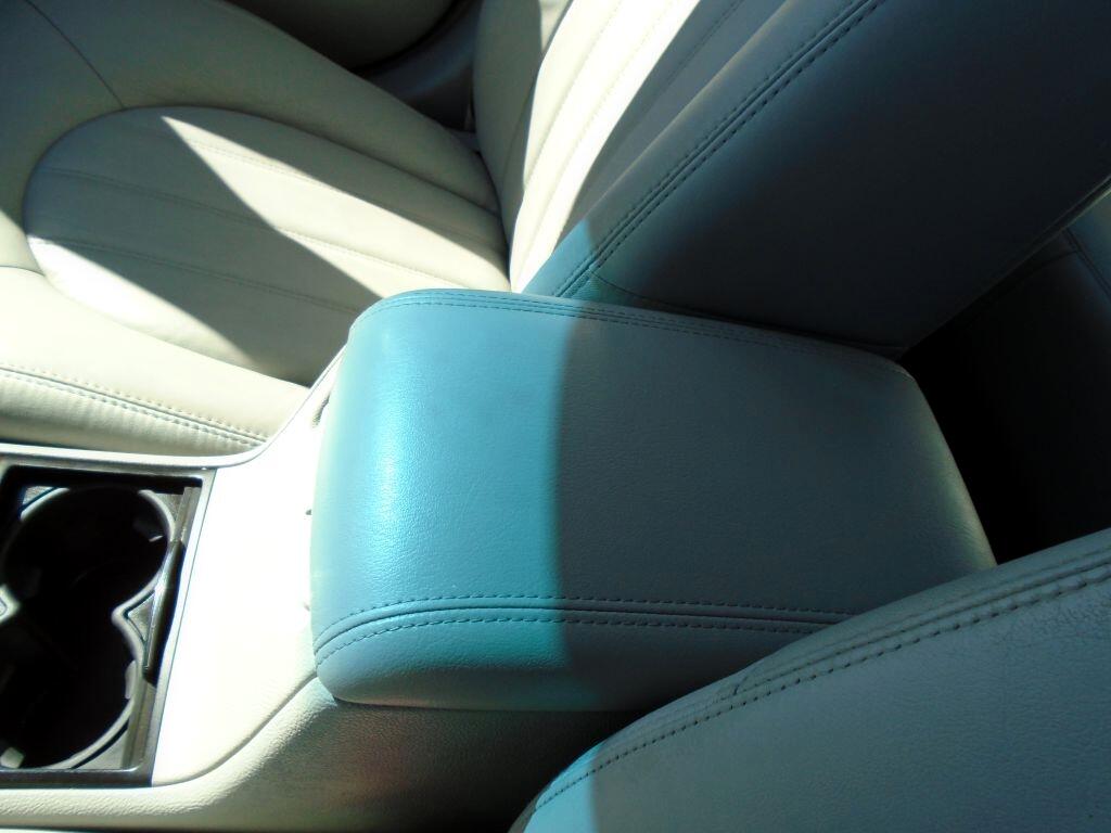 Buick Lucerne CXL 2011