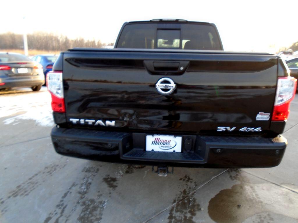 Nissan Titan SV Crew Cab 4WD 2017