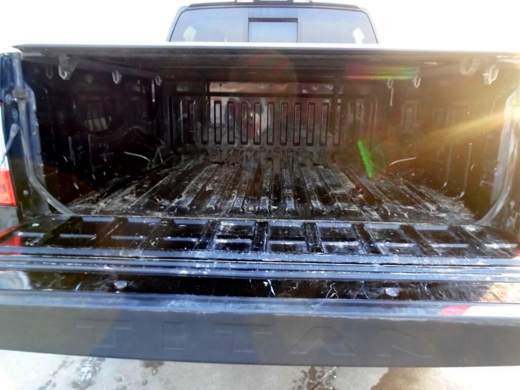 Nissan Titan SV Crew Cab 4WD 2017