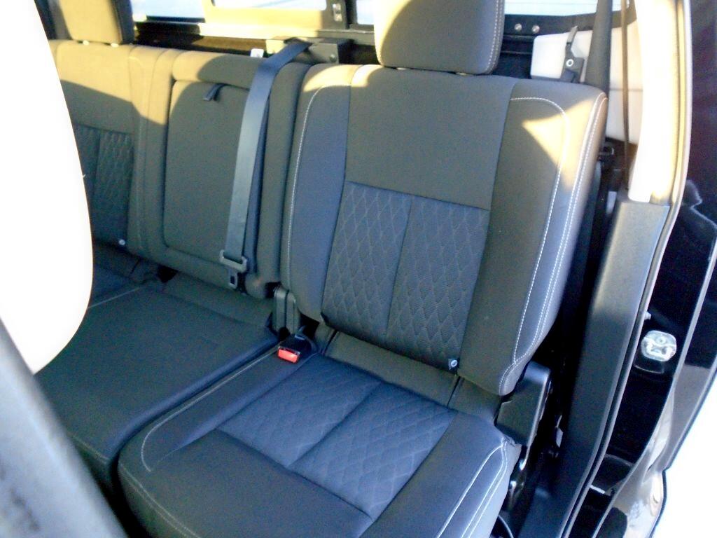 Nissan Titan SV Crew Cab 4WD 2017