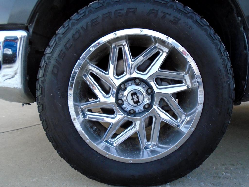 Nissan Titan SV Crew Cab 4WD 2017
