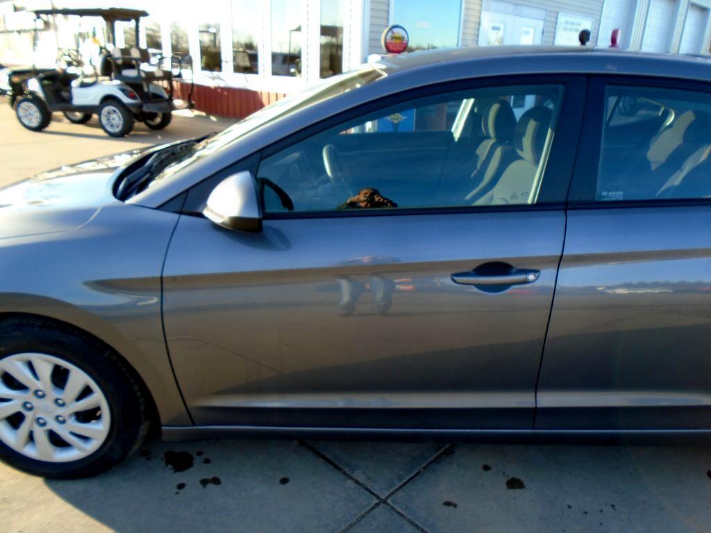 Hyundai Elantra SE 6AT 2018
