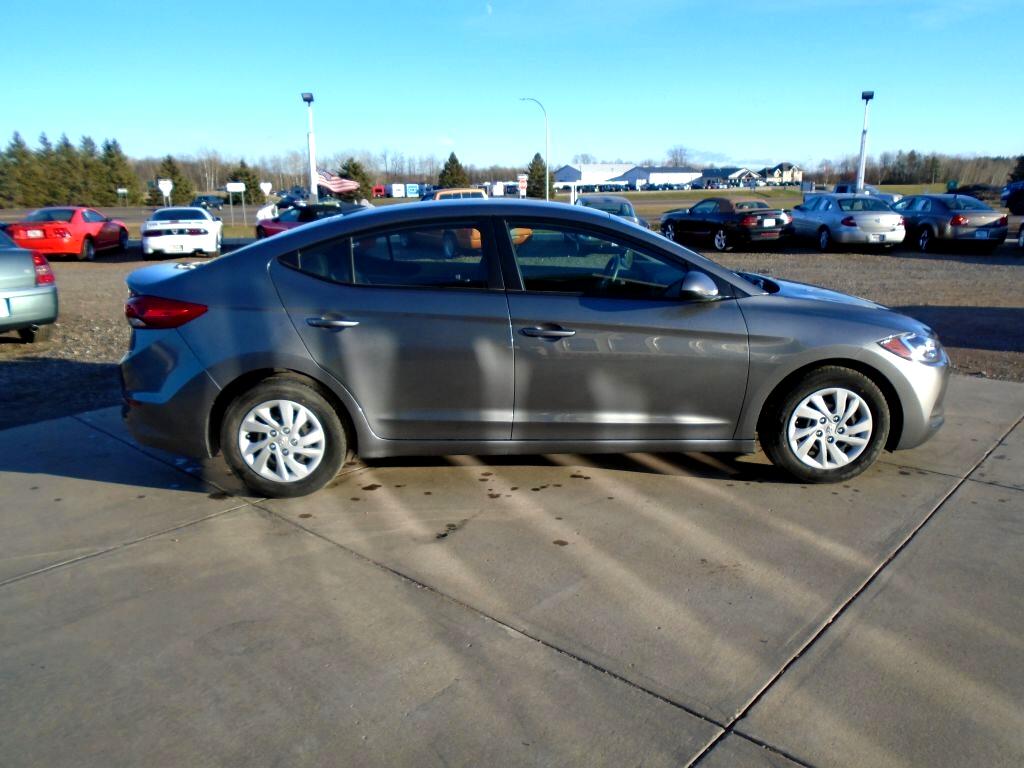 Hyundai Elantra SE 6AT 2018
