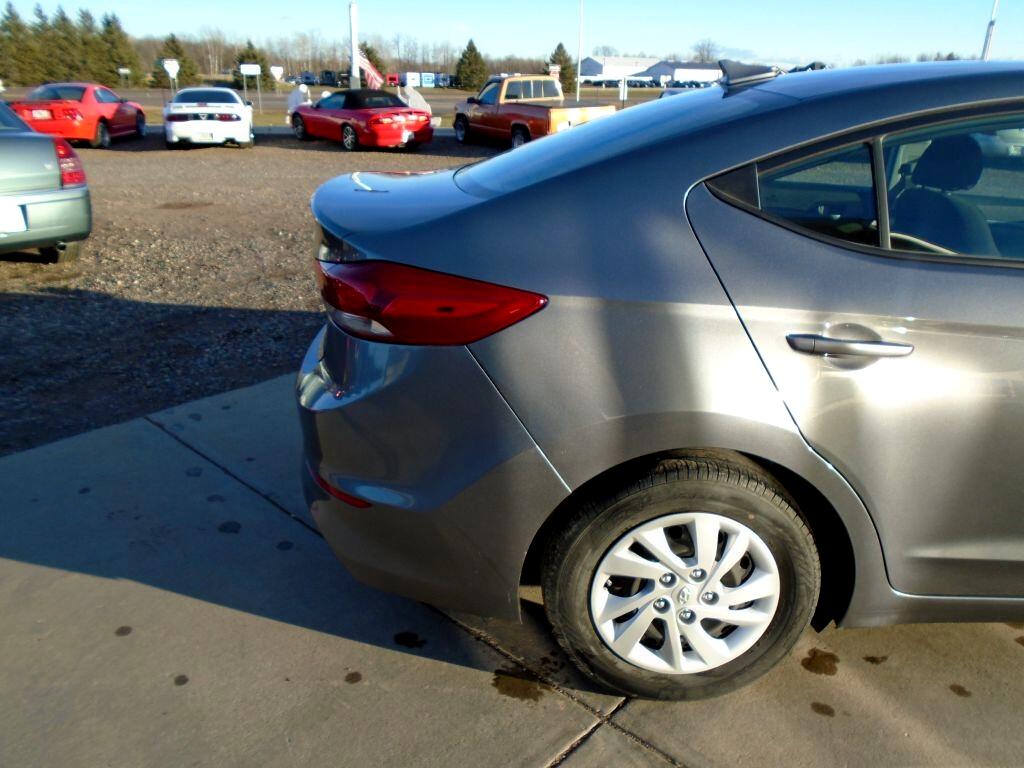 Hyundai Elantra SE 6AT 2018