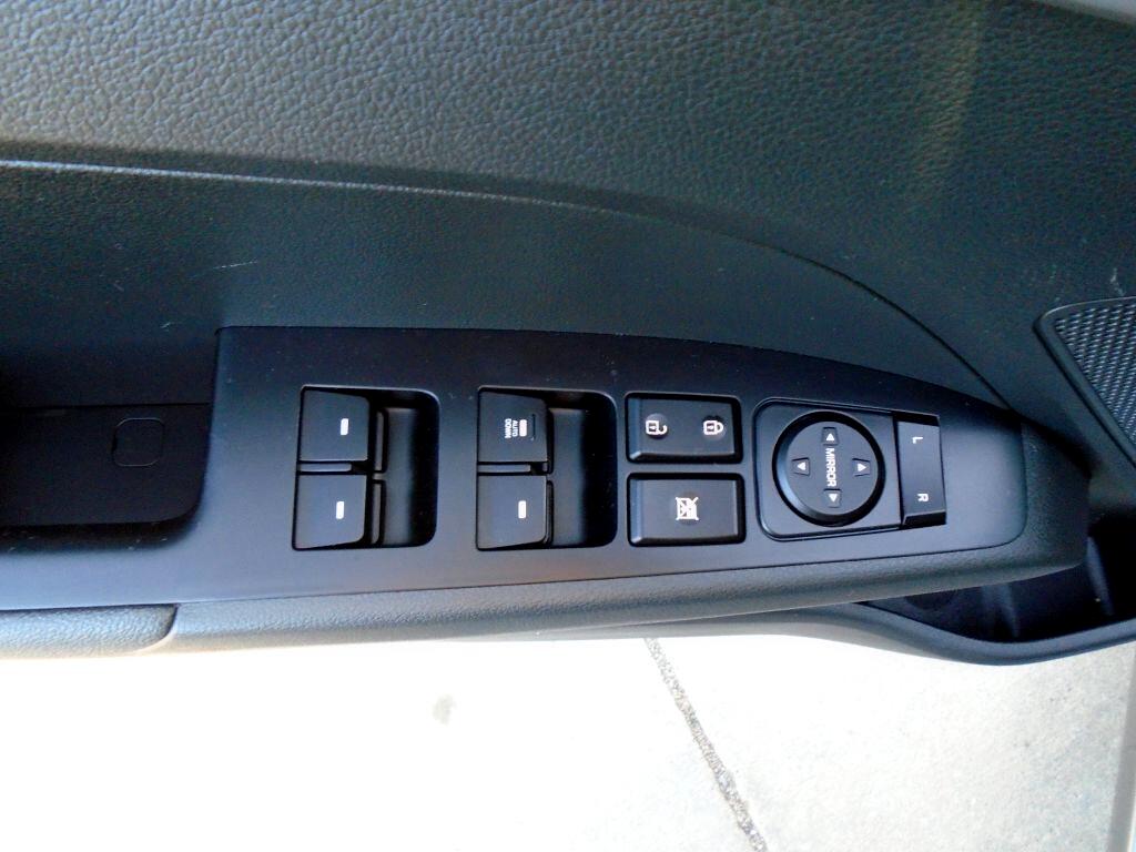 Hyundai Elantra SE 6AT 2018