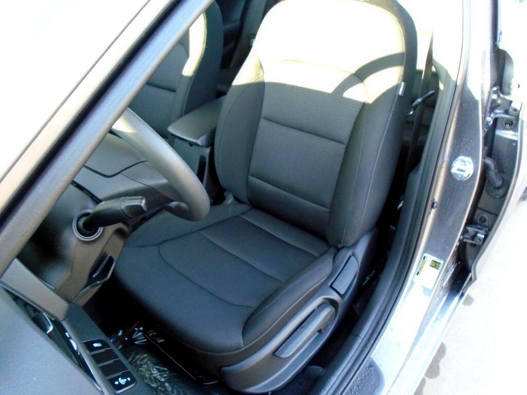 Hyundai Elantra SE 6AT 2018