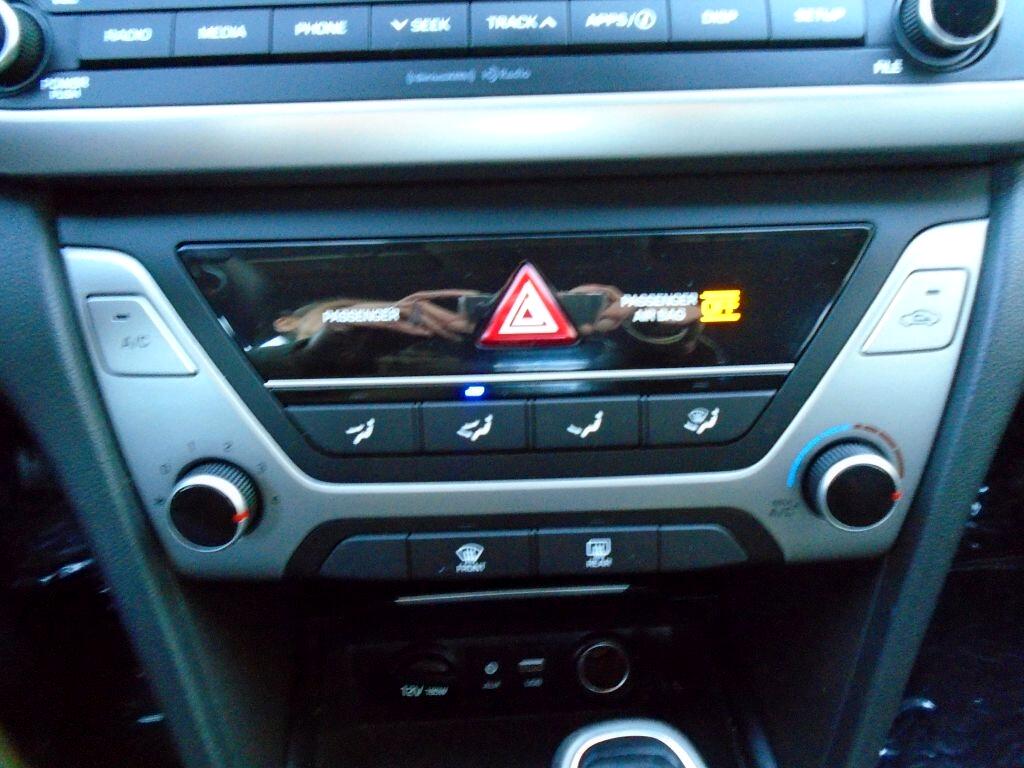 Hyundai Elantra SE 6AT 2018