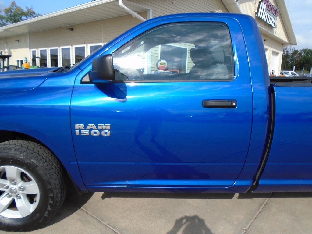 RAM 1500 Tradesman Regular Cab LWB 4WD 2017