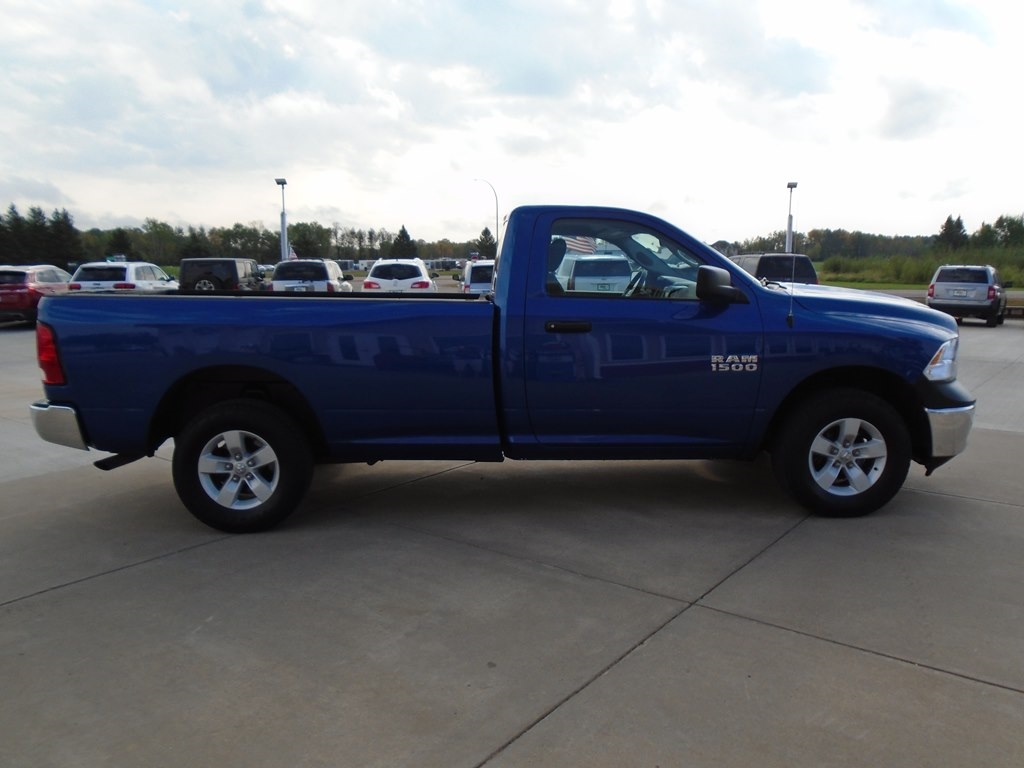 RAM 1500 Tradesman Regular Cab LWB 4WD 2017