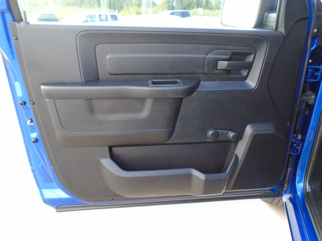 RAM 1500 Tradesman Regular Cab LWB 4WD 2017