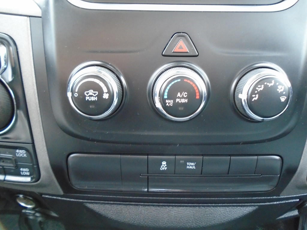 RAM 1500 Tradesman Regular Cab LWB 4WD 2017