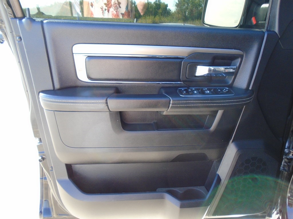 RAM 1500 Sport Crew Cab LWB 4WD 2014