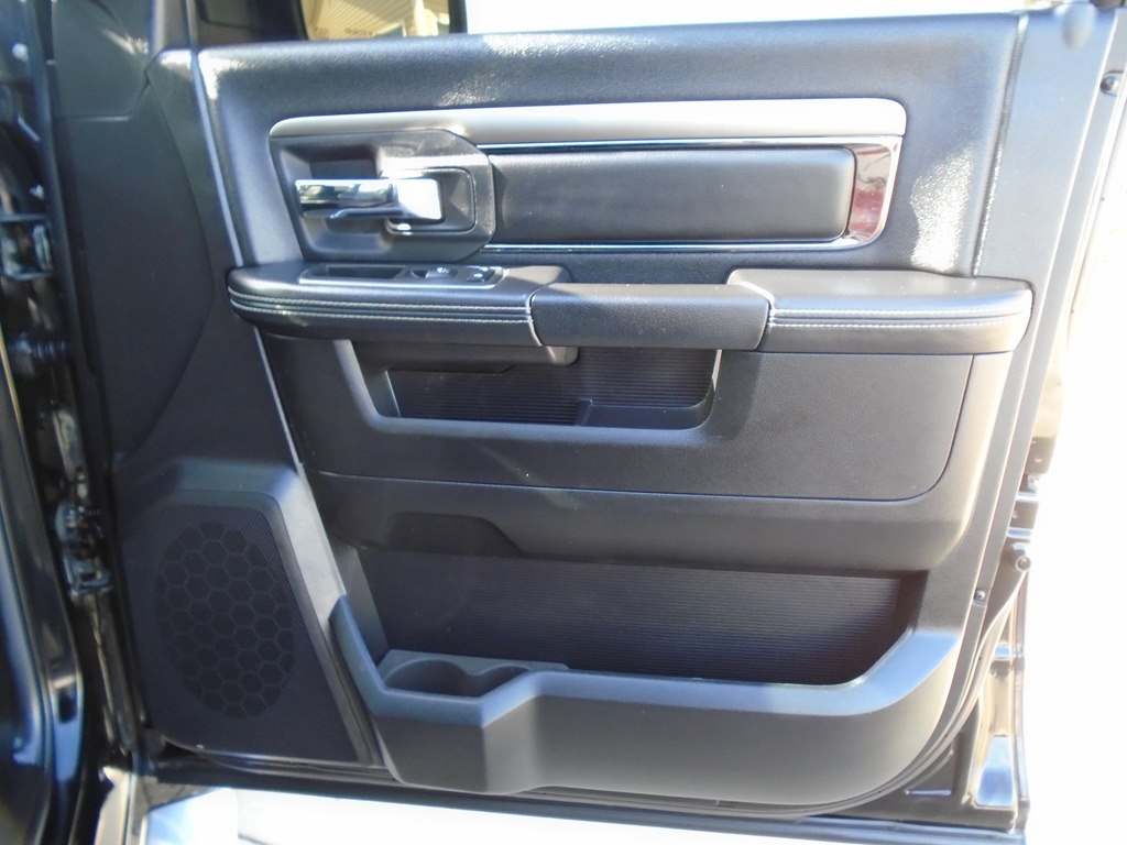 RAM 1500 Sport Crew Cab LWB 4WD 2014