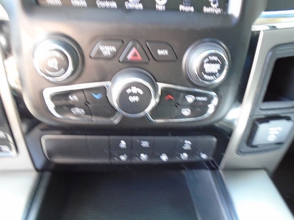 RAM 1500 Sport Crew Cab LWB 4WD 2014