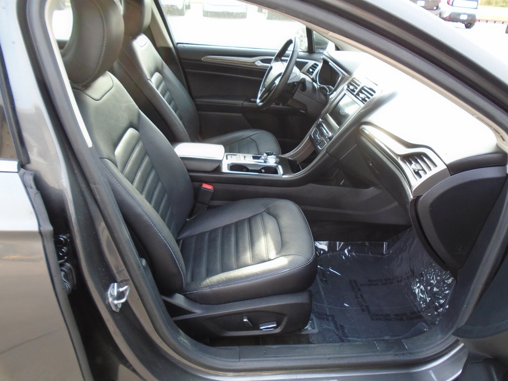 Ford Fusion SE 2017