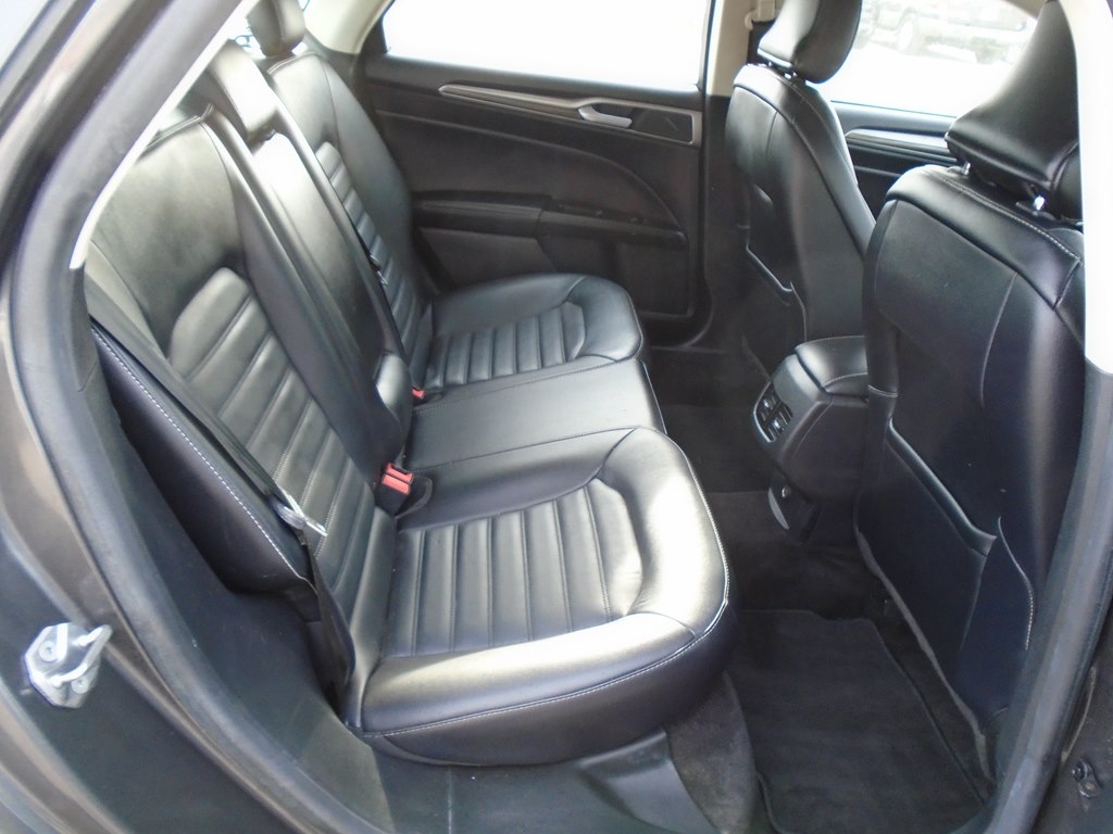 Ford Fusion SE 2017