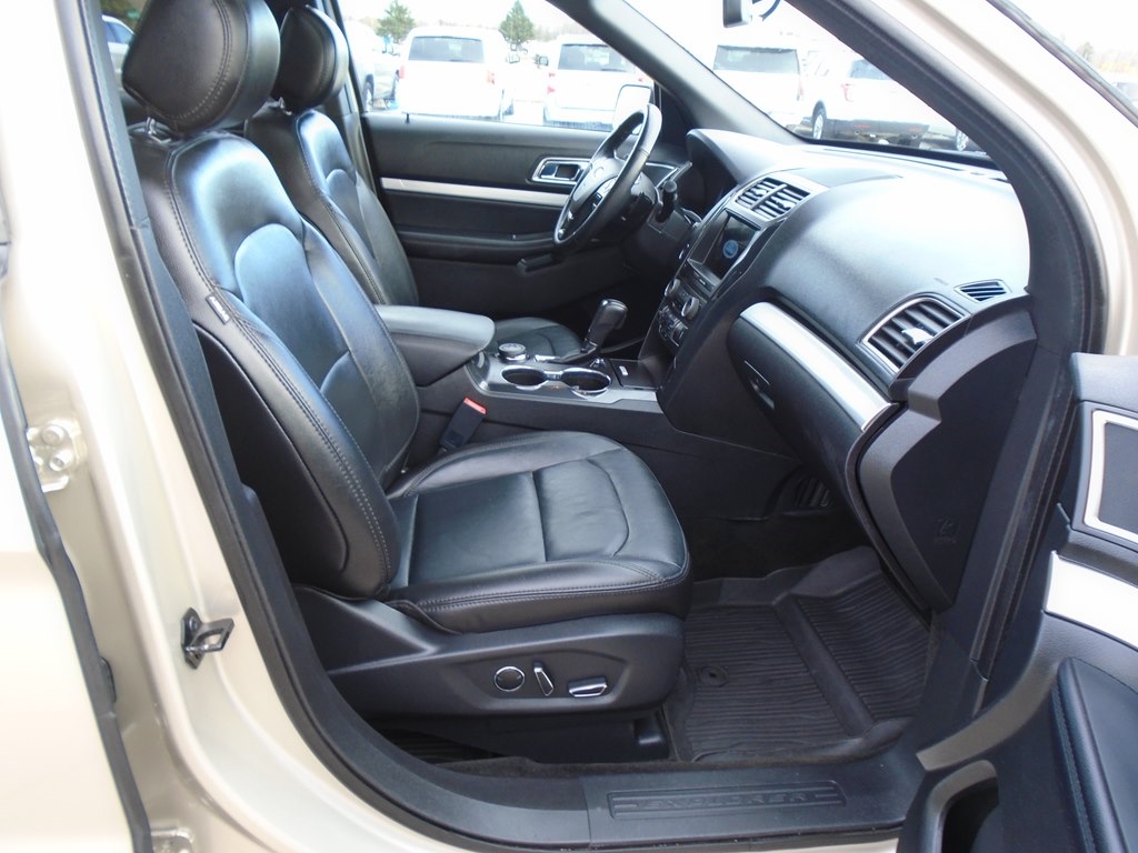 Ford Explorer XLT 4WD 2017
