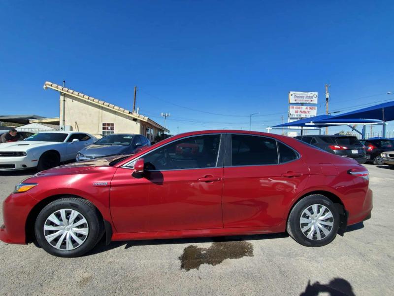 Toyota Camry Hybrid XLE 2018