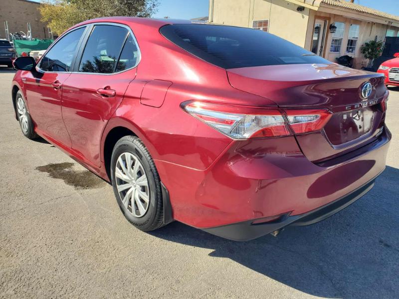 Toyota Camry Hybrid XLE 2018