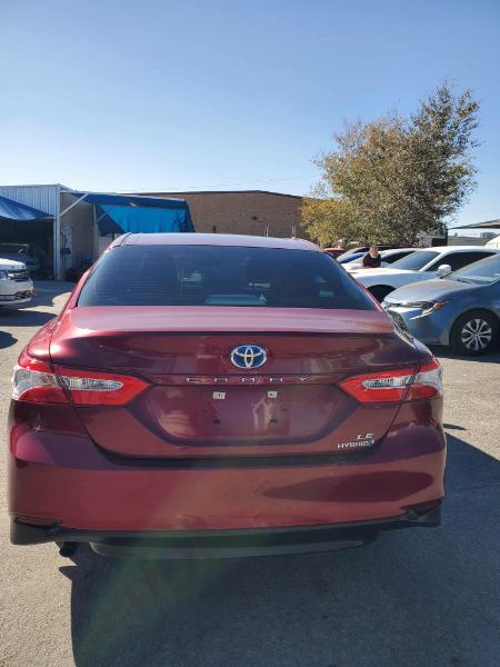 Toyota Camry Hybrid XLE 2018