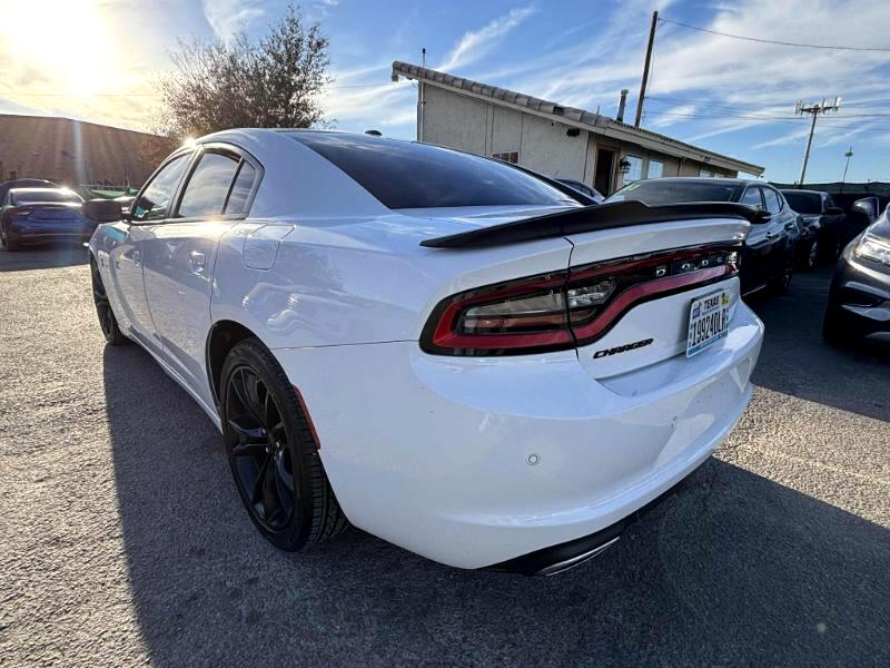 Dodge Charger SE 2016