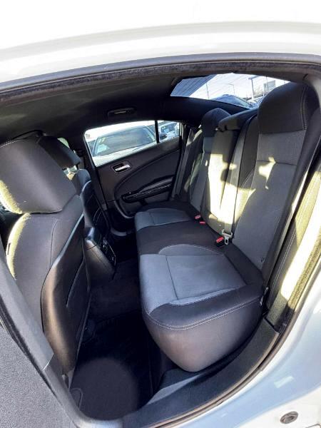 Dodge Charger SE 2016