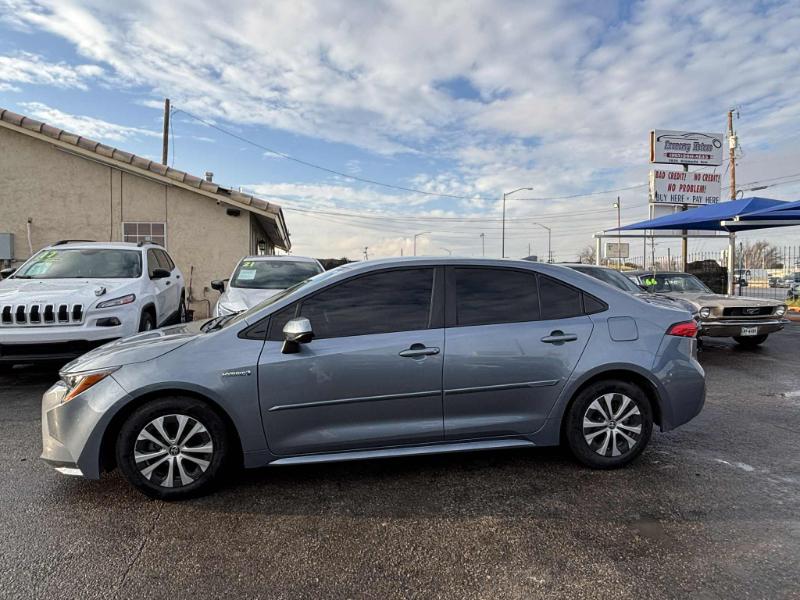 Toyota Corolla LE Hybrid 2021