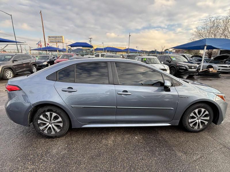 Toyota Corolla LE Hybrid 2021