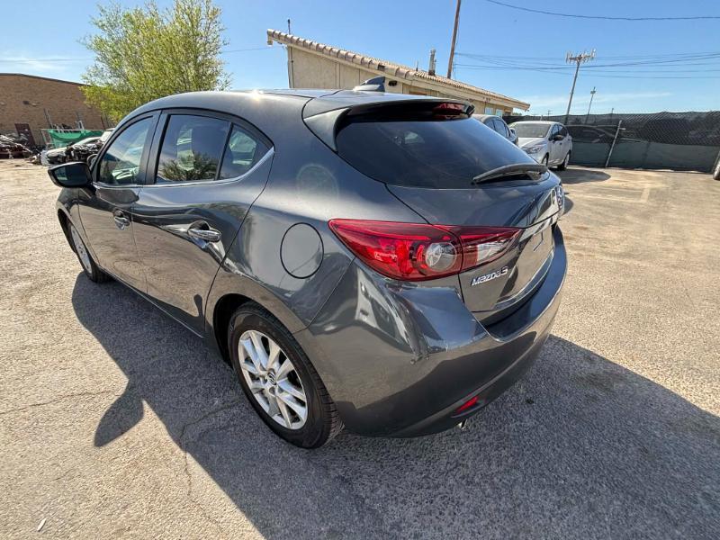 Mazda MAZDA3 i Grand Touring AT 5-Door 2016
