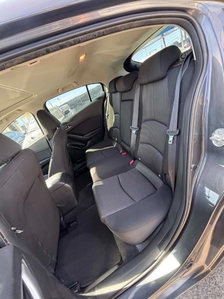 Mazda MAZDA3 i Grand Touring AT 5-Door 2016