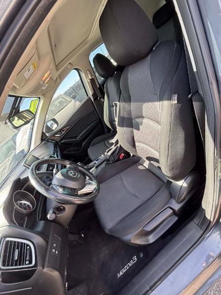 Mazda MAZDA3 i Grand Touring AT 5-Door 2016