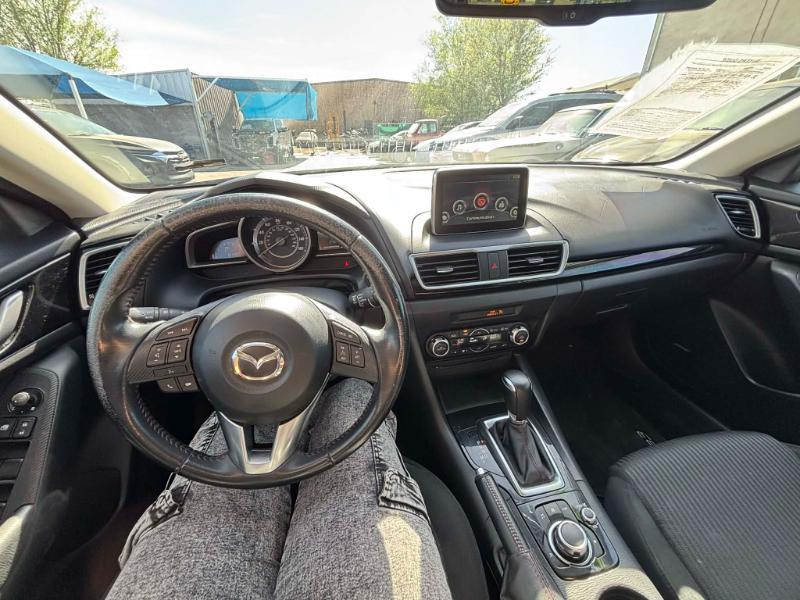 Mazda MAZDA3 i Grand Touring AT 5-Door 2016