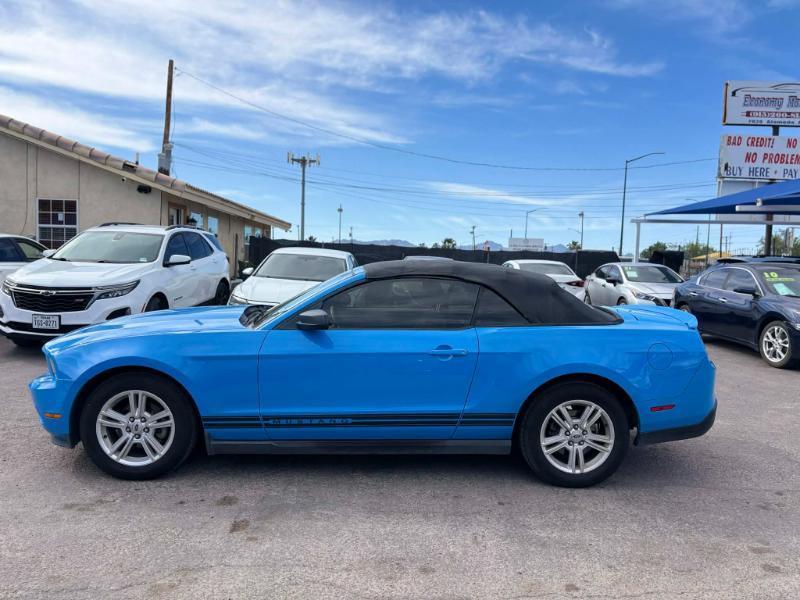 Ford Mustang V6 Convertible 2010