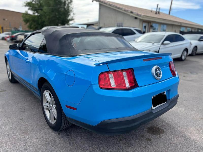 Ford Mustang V6 Convertible 2010