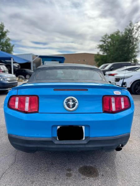Ford Mustang V6 Convertible 2010