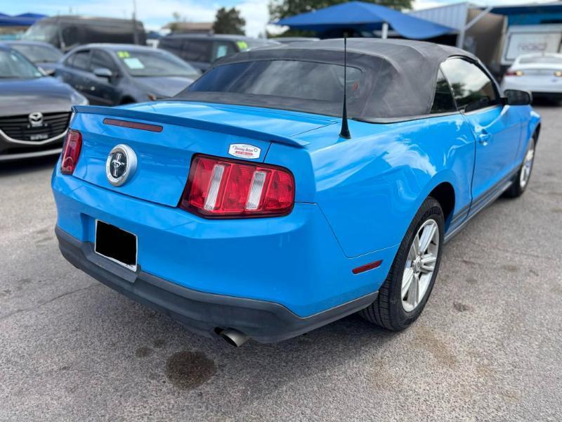 Ford Mustang V6 Convertible 2010